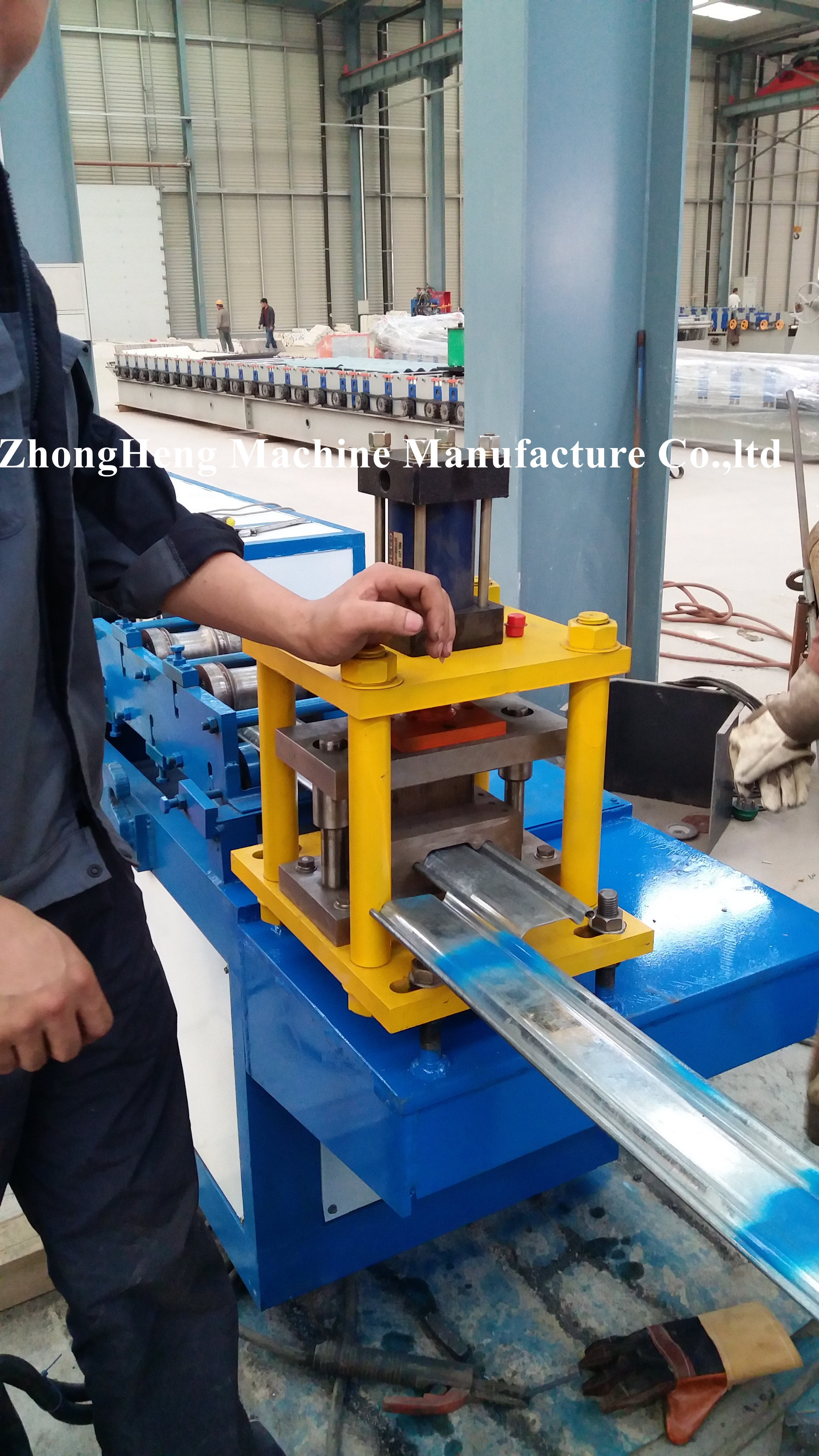 Aluminium Roller Shutter Door Roll Forming Machine 3 Tons 39mm / 42mm / 45mm